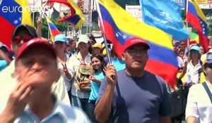 Venezuela : des femmes mènent la marche contre le président Maduro
