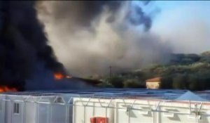Lesbos : des locaux incendiés pendant une action de protestation de migrants
