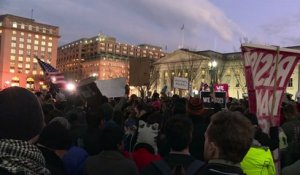 Manifestation contre les projets d'oléoducs relancés par Trump