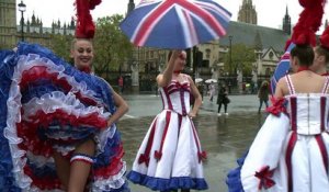 Les danseuses du Moulin Rouge font leur promo à Londres