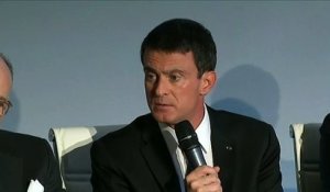 Prolongation de l'état d'urgence : "La menace est lourde", assure Manuel Valls