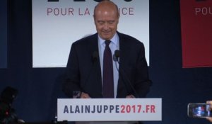 Juppé "continue le combat", "projet contre projet" face à Fillon