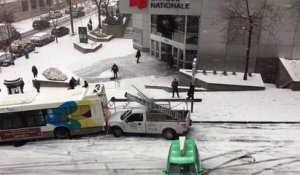 Un carambolage à Montréal a cause de la neige