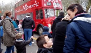 Charleroi : le bus anglais du Noël des Mômes