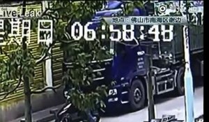 Un camionneur se venge façon kung-fu d'un voleur de téléphone