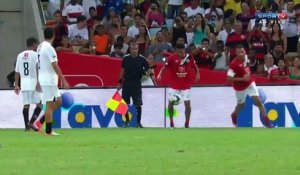 Neymar régale le public du Maracana lors d'un match de gala.