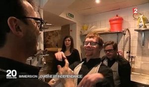 France 2 s'invite dans le premier restaurant qui donne sa chance aux trisomiques - Regardez