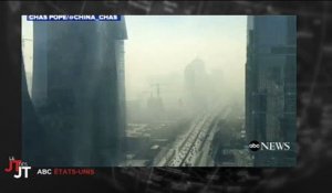 Incroyables images de Pékin frappé par un pic de pollution - Regardez