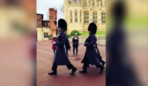 Non, les soldats de la garde britannique ne sont pas impassibles