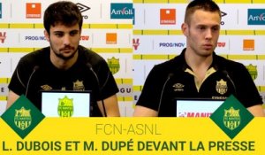Léo Dubois et Maxime Dupé devant la presse avant FCN-ASNL