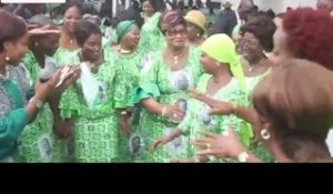 70 ans du PDCI: Antoinette Konan fait danser Mme Bedié et les femmes du P