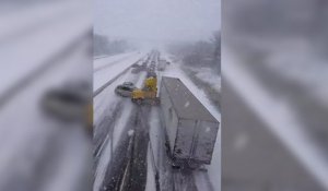Un énorme carambolage sur une autoroute du Canada