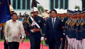 Philippines : Shinzo Abe est le premier à rendre visite à Rodrigo Duterte