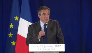 "Réduire l'immigration légale au strict minimum" - François Fillon