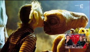 35ans après le film "ET l'extraterrestre", Drew Barrymore revient sur ses souvenirs du tournage - Regardez