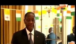 Le Président Ouattara  a offert un déjeuner au Cardinal, Secrétaire d'Etat, Tarcisio BERTONE