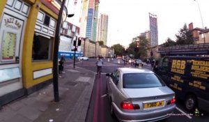 Alerte au débile, un conducteur de BMW tente d'écraser un cycliste