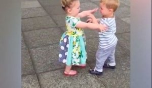 Un couple d'enfants trop mignon !