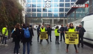 Greenpeace bloque le siège d'EDF à Paris