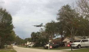 Quand l'avion Air Force One passe au-dessus de chez toi... Donald Trump