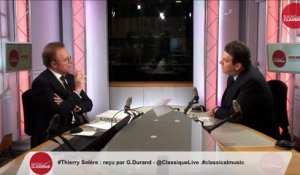 "Emmanuel Macron passe son temps à changer d'avis" Thierry Solère (24/02/2017)