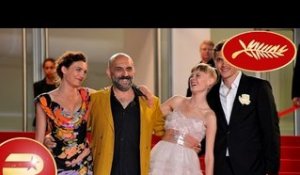 Cannes 2015 - Les acteurs de LOVE (Gaspard Noe) font danser les photographes !