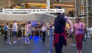 Lyon : des cours de danse classique donnés en plein centre commercial Part-Dieu