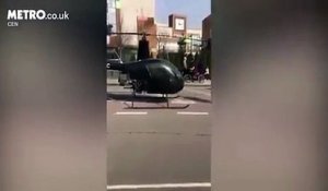 Un écolier prend l’hélicoptère pour aller à l’école