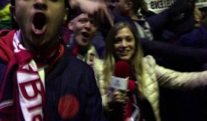 La joie des supporters du PSG autour du Parc OL après la victoire en Coupe de la Ligue