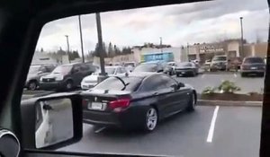 Un conducteur se venge d’une BMW mal stationnée