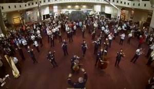 L’US Air Force Band fait un flash mob dans un musée