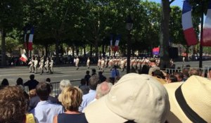 Défilé 14 Juillet Champs Elysées Passage du 1er régiment Tirailleurs Epinal