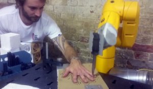 Faire le jeu du couteau avec un robot Stäubli