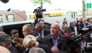 Marine Le Pen accueillie avec des jets d'oeufs sur la tête en Bretagne