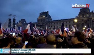 Présidentielle : ambiance festive sur l'esplanade du Louvre