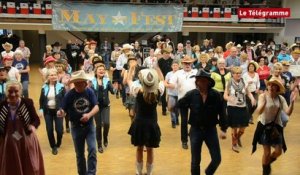 Pontivy : les cowboys du Mayfest font le show