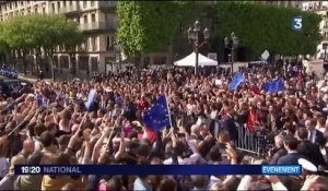 Les premiers bains de foule d'Emmanuel Macron