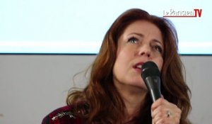 Isabelle Boulay chante « Parle-moi » en live au Parisien