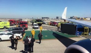 Six blessés dans une collision entre un Boeing 737 et un camion à l'aéroport de Los Angeles cette nuit