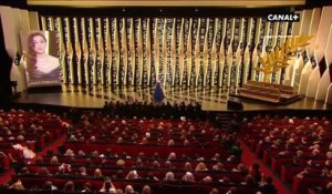 Festival de Cannes : Monica Bellucci téton à l'air!