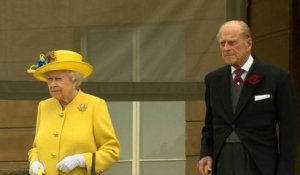 La reine Elizabeth II observe une minute de silence pour les victimes de Manchester
