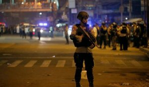 Jakarta : un double attentat tue trois policiers