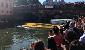 Duck Race : 15000 canards font le grand saut