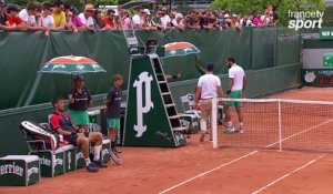Roland-Garros 2017 : C'est tendu entre Laurent Lokoli et Martin Klizan ! (6-7, 3-6, 6-4, 6-0, 2-5)