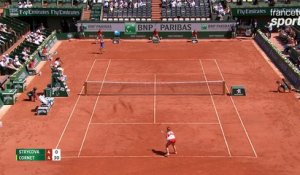 Roland-Garros 2017 : Le smash plein de hargne de Cornet (4-4)