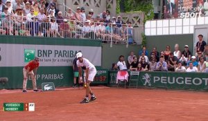 Roland-Garros 2017 : L'énorme raté de Herbert qui offre le premier set à Verdasco (6-3)