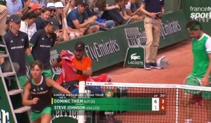 Roland-Garros 2017 : Superbe échange remporté par Steve Johnson face à Thiem  (6-1, 3-3)