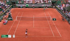 Roland-Garros 2017 : Breakée dans le dernier set, Mladenovic s'accroche ! (5-7, 6-4, 3-1)