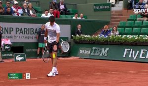 VIDÉO. Roland-Garros 2017 : Le premier coup de fusil est signé Thiem ! (1-1)
