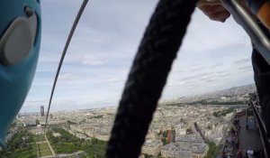 POV : descente en tyrolienne depuis le 1er étage de la Tour Eiffel